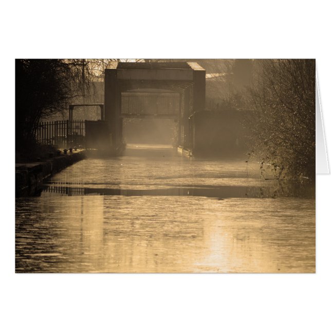 Brug in de ochtendzon en mist (Voorkant Horizontaal)