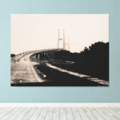 Brug in regenachtig weer canvas afdruk (Insitu (Houten vloer))