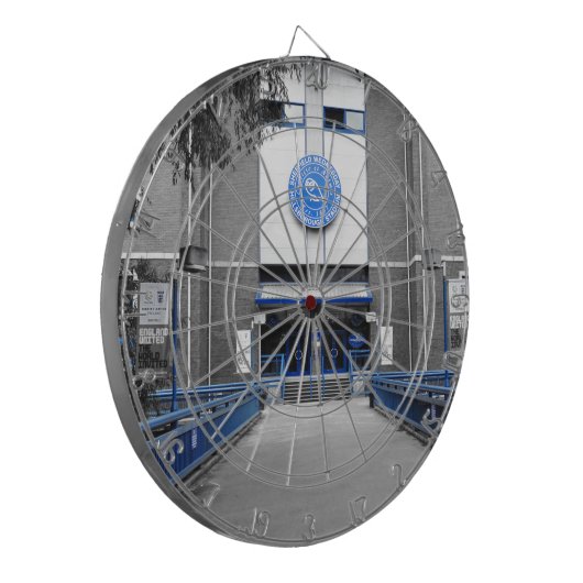 brug naar ontvangst dartbord (Voorkant Links)