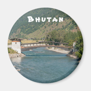 Brug naar Punakha Dzong in Bhutan Magneet