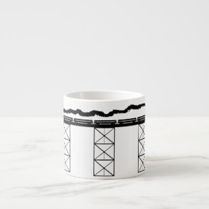 Brug op hoog niveau met kruisende stoomlocomotief espresso kop