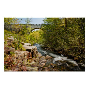 Brug over de rivier poster