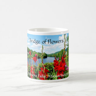 Brug van bloemen, Herfsten Shelburne, MA Koffiemok