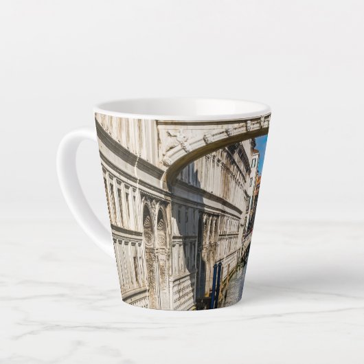 Brug van de Sighs, Venezia, Italië Latte Mok (Linkerhoek)