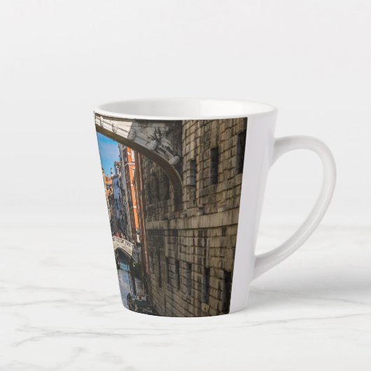 Brug van de Sighs, Venezia, Italië Latte Mok (Rechts)