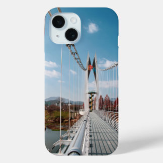 Bruggen en wolken iPhone 15 case