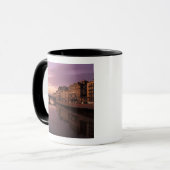 Bruggen over de Arno rivier bij zonsondergang, Mok (Voorkant links)