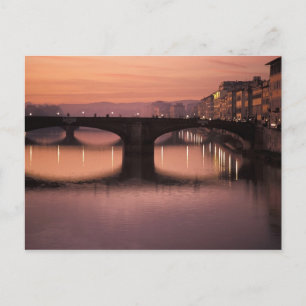 Bruggen over de rivier de Arno bij zonsondergang,  Briefkaart