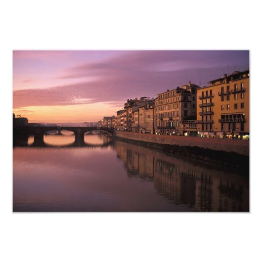 Bruggen over de rivier de Arno bij zonsondergang, Foto Afdruk (Voorkant)