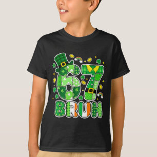 Bruh 67 St Patrick's Day Grafisch Met Shamrocks An T-shirt