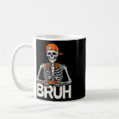 Bruh Gamer Skeleton Halloween Video Game Controlle Koffiemok (Links)