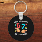 Bruh ik heb 67 dagen school overleefd Grappige zes Sleutelhanger (Voorkant)