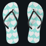 Bruid Blauwgroen Blauw & Wit Wedding Hearts Party Teenslippers<br><div class="desc">Een glimlach op haar gezicht als ze deze leuke teenslippers ontvangt, zeker als ze haar de bijpassende tas geeft, zal ze van dit geweldige cadeau houden! Pas het aan zoals u kiest. Ideaal voor feestjes, feestdagen, baby showers of verjaardagsgeschenken. Zoek andere leuke ideeën, allemaal onderdeel van het BRIDE & CO....</div>