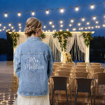 Bruid Bloemen Hart Monogram Denim Jacket<br><div class="desc">Creëer Een prachtig bruidsaccessoire met deze monogram sjabloon denim jas met een elegant, blauw, bloemig, hart. De hartkleuren kunnen worden veranderd om uw huwelijksthema, evenals de tekstkleuren aan te passen. *Voor een doe-het-zelf, elegante look, kunt u prachtige parel kralen toevoegen of bejubel het zoals u wilt. **Opmerking: als de achternaam...</div>