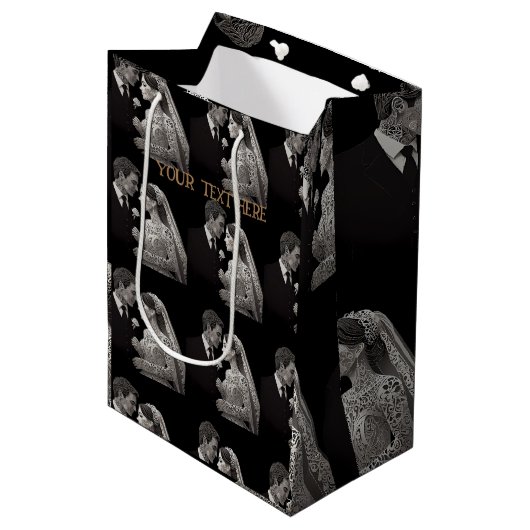 Bruid & bruidegom Delicate Wit op Zwart Medium Cadeauzakje (Voorkant Gekanteld)