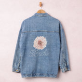 Bruid Elegante Roze Bloemige Huwelijk Script Denim Jacket (Hangar)
