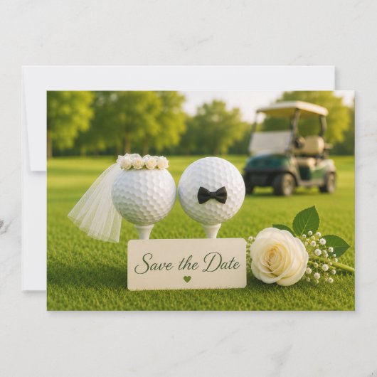 Bruid en bruidegom op golfbaan save the date (Voorkant)