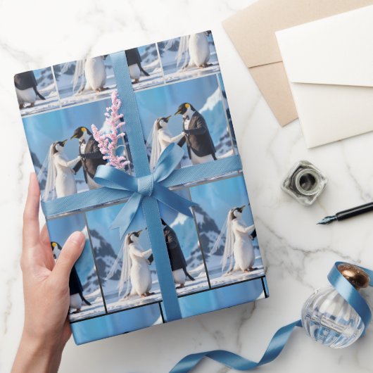 Bruid en Bruidegom Pinguïns Dansen Op Ijs Cadeaupapier (Geschenken)