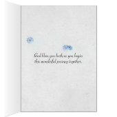 bruid en groom delen stemmen op het strand (Binnen (Rechts))