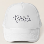 Bruid in Black Modern Script Bachelorette Diamant Trucker Pet (Voorkant)