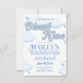 Bruid is op cloud negen vrijgezellenuitnodiging kaart (Voorkant)