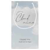 Bruid is op Cloud Nine Vrijgezellenfeest Klein Cadeauzakje (Achterkant)