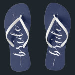 Bruid Navy Blauwe Trouwfeest Slipper Slanke<br><div class="desc">Bruid eenvoudig marineblauwe trouwfeest flip flops met slanke bandjes</div>