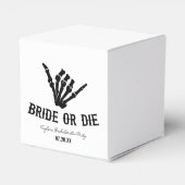 Bruid of Die Rockstar Skelet Bachelorette Party Bedankdoosjes (Achterkant)