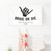 Bruid of Die Rockstar Skelet Bachelorette Party Spandoek (Insitu)