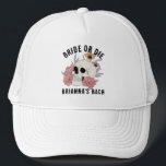 Bruid of sterven zwarte schedel vrijgezellenfeest  trucker pet<br><div class="desc">Bruid of sterven zwarte schedel bachelorette party gunsten gepersonaliseerd pet,  bruidsmeisjes geschenken bruids party gunsten,  dark moody gothic bachelorette party thema gunsten partij benodigdheden</div>