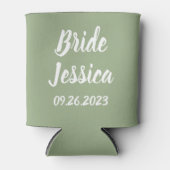 Bruid Salie Groen Elegante Script Cadeaus Bruiloft Blikjeskoeler (Voorkant)