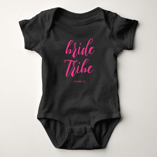 Bruid Stam Moderne Roze Script Bruidsmeisje Romper (Voorkant)