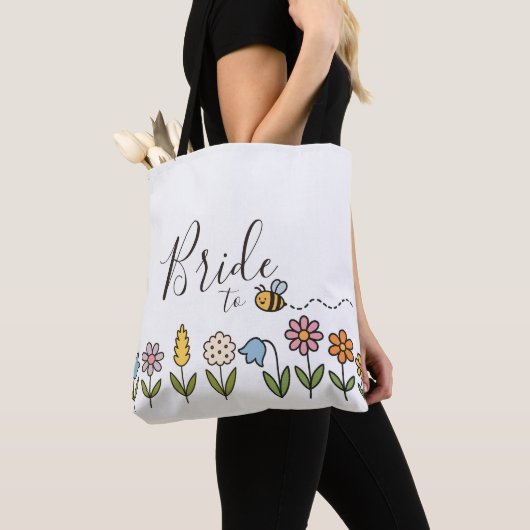 Bruid tot bij bloemen gepersonaliseerd geschenk tote bag (Dichtbij)