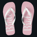 Bruid Typografie Roze Teenslippers<br><div class="desc">Ontworpen voor de bruid om te zijn.</div>