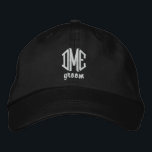 Bruidegom Custom Wedding Monogram Baseball Pet<br><div class="desc">Verras de bruidegom met dit coole pet in honkbalstijl met zijn 3-letterige monogram en het woord bruidegom hieronder. Verander eenvoudig de tekst en de kleur van het pet om aan te sluiten bij uw thema/kleuren van de bruiloft. Dit maakt een geweldige verloving of huwelijksgunstgeschenk. De afgestemde petten zien er ook...</div>