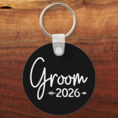 Bruidegom is 2026 getrouwd trouwfeest bruidsfeest sleutelhanger (Voorkant)