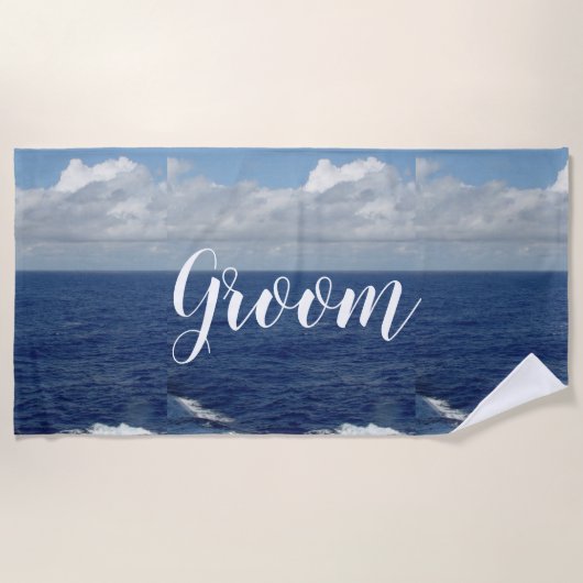 Bruidegom Oceaan Golven Strand Handdoek (Voorkant)
