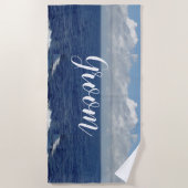 Bruidegom Oceaan Golven Strand Handdoek (Voorkant)