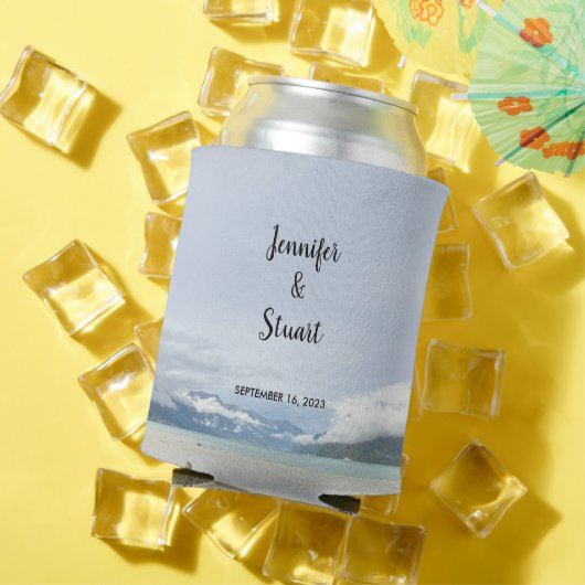 bruidegom rustieke berg strand bruiloft blikjeskoeler (Insitu Zomer)