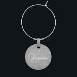 Bruidegom - Wedding Silver Glitter Sparkle Wijnglashanger<br><div class="desc">Bruidegom - Silver Faux Glitter en Sparkle Elegant Wedding Receptie Wijncharme. De Silver Glitter Wine Charms is een geweldig cadeau voor een bruiloft of vrijgezellenfeest voor die speciale persoon die van grijs houdt. Neem contact op met de ontwerper voor overeenkomende items.</div>