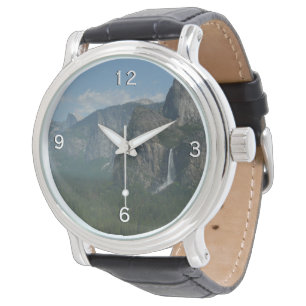 Bruids sluier waterval en Half Dome in Yosemite Horloge