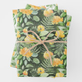 Bruidsboeket Gele Pioenrozen en Groene Varens Inpakpapier Vel (In situ)