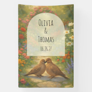 Bruidsboog met levendige maximalistische tuin voor spandoek