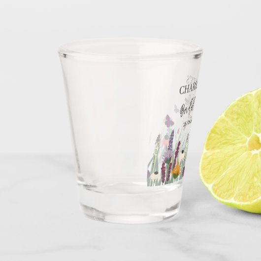 Bruidsfeest met wilde bloemen en vlinders shot glas (Links)