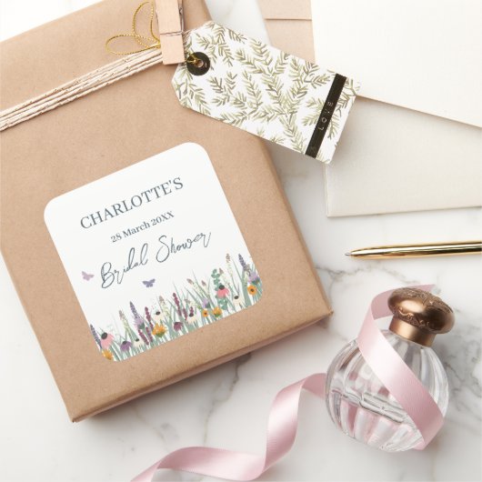 Bruidsfeest met wilde bloemen en vlinders    vierkante sticker (Geschenken)