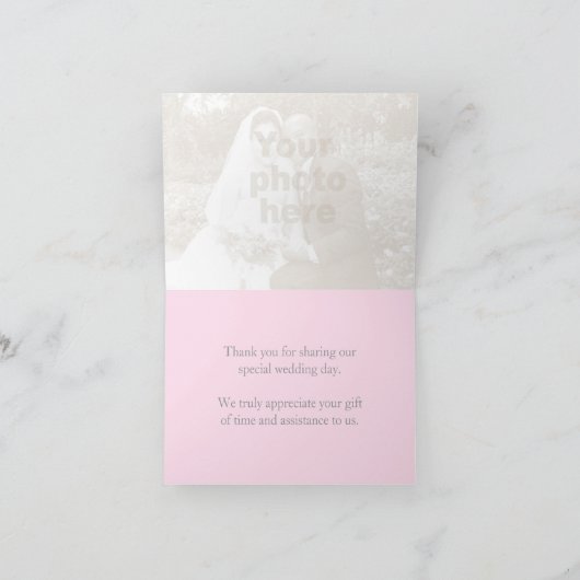 Bruidsfoto met bloemblaadjes confetti binnenin bed bedankkaart (Binnen)