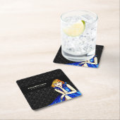 Bruidsjurk donker koningsblauwe cocktailjurk zwart kartonnen onderzetters (Insitu)