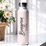 Bruidsmeisje Blush Roze Bruiloftscadeau Waterfles<br><div class="desc">Bruidsmeisje Blush Roze Waterfles voor Bruiloft, Bruidsfeest, Bruiloftsshower, Meidenavakantie. Bekijk meer producten met dit ontwerp in de collectie hieronder.</div>