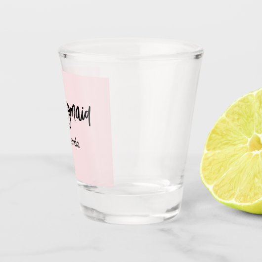 Bruidsmeisje Blush Roze Calligraphy Script Shot Glas (Rechts)