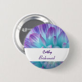 BRUIDSMEISJE Button met AQUA PAARSE Dahlia V12 (Voorkant /achterkant)